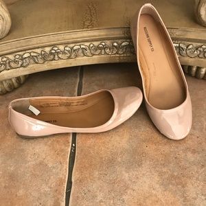 Mossimo Supply Co beige flats